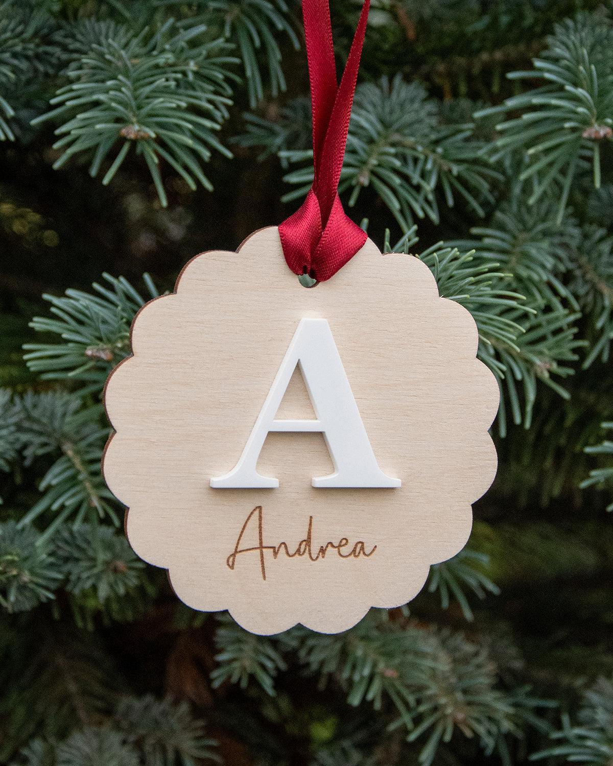 Drveni ukras Inicijal