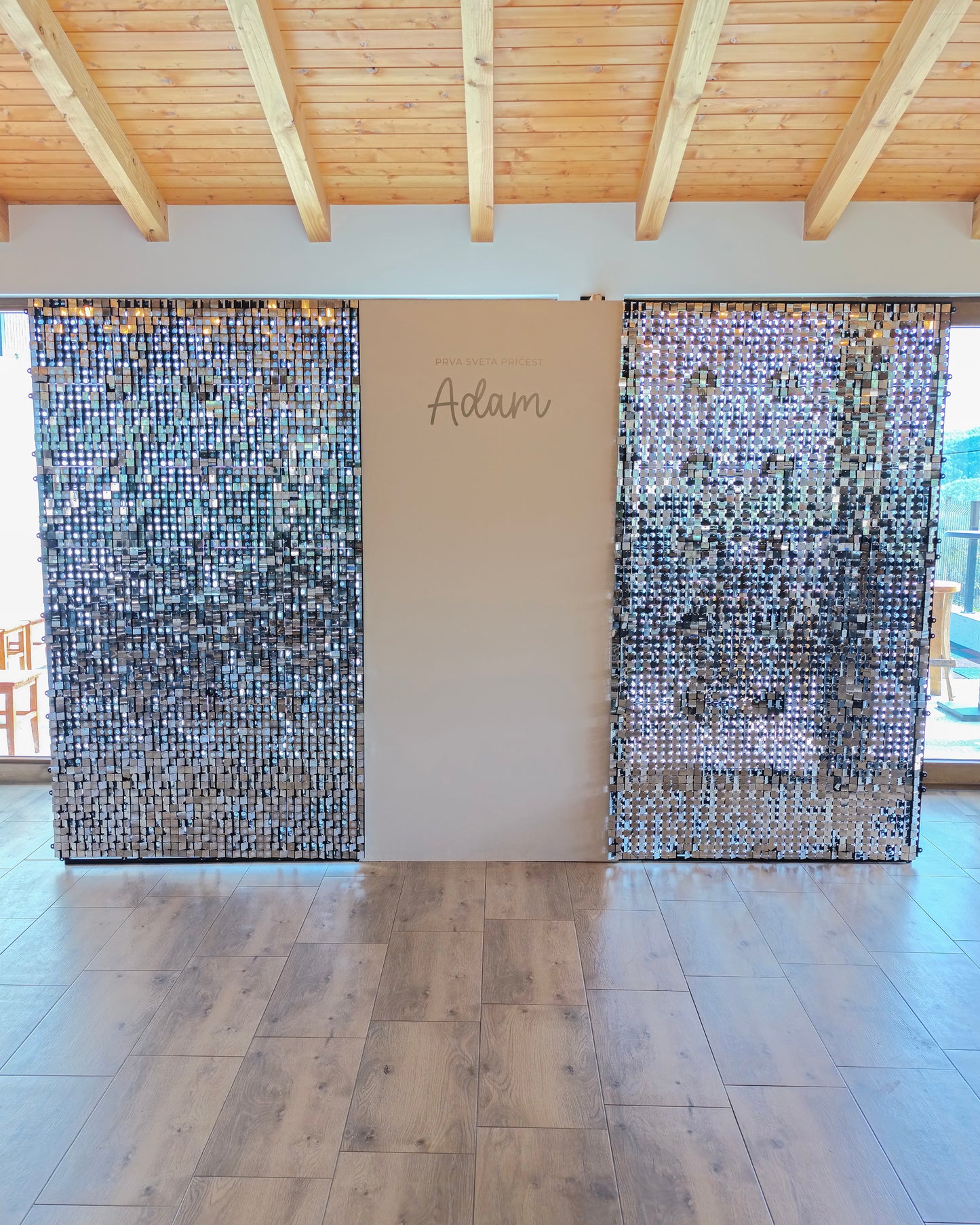 Shimmer zid s panelom