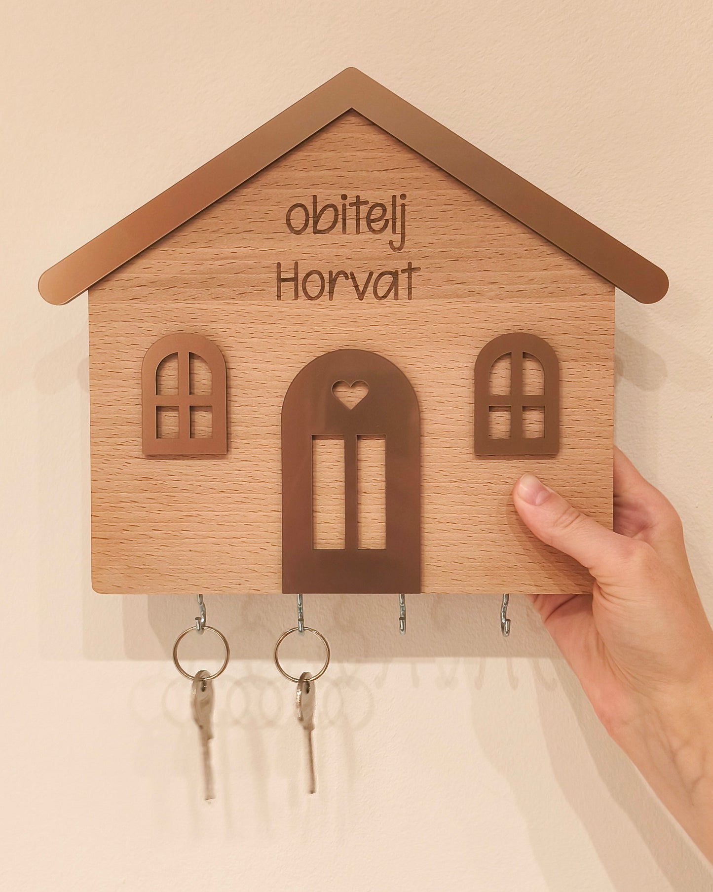 Drveni držač za ključeve Kućica